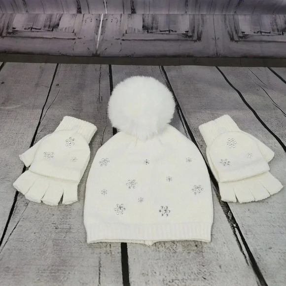 Girls White/Cream Sparkly Snowflake Knit Hat Beanie with Fingerless Glove set - Picture 8 of 13